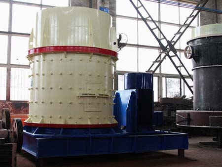 復(fù)合式破碎機(jī)生產(chǎn)廠家車間