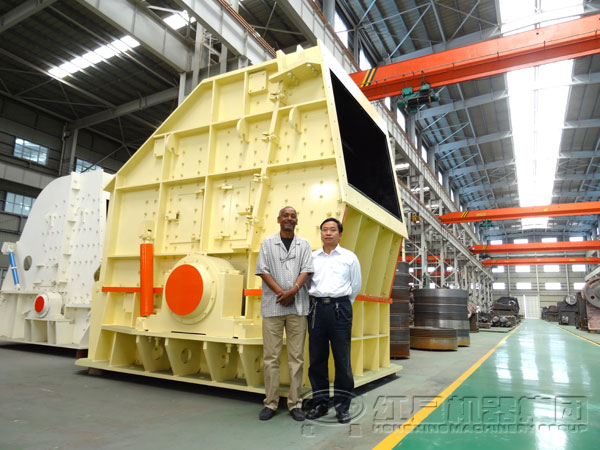 可逆反擊錘式破碎機國際合作