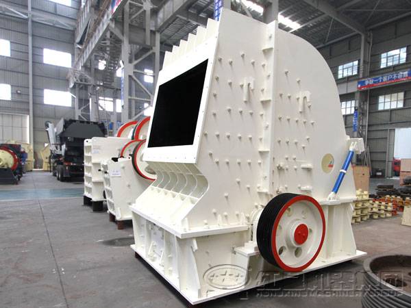 反擊式破碎機(jī)側(cè)面