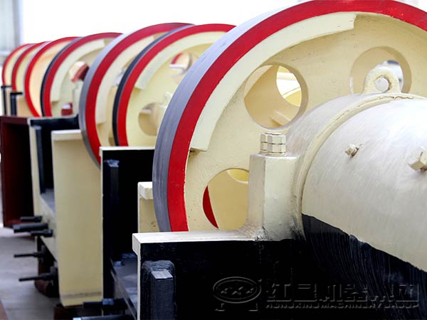 紅星鄂式破碎機(jī)的大轉(zhuǎn)輪