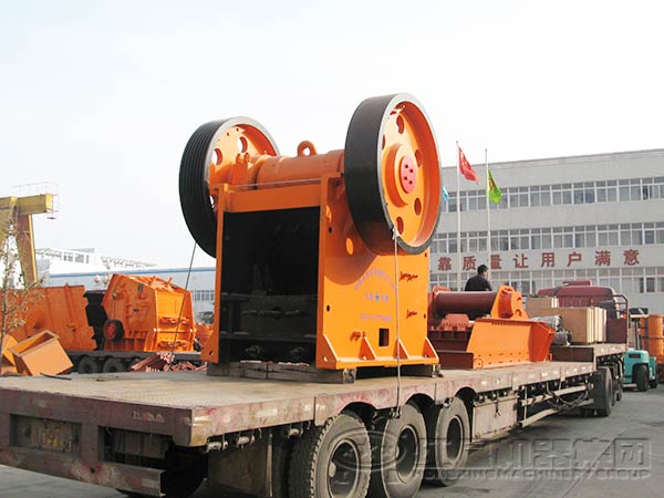 鄂式破碎機、振動給料機