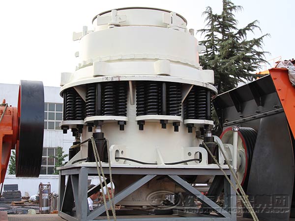 圓錐破碎機(jī)發(fā)貨