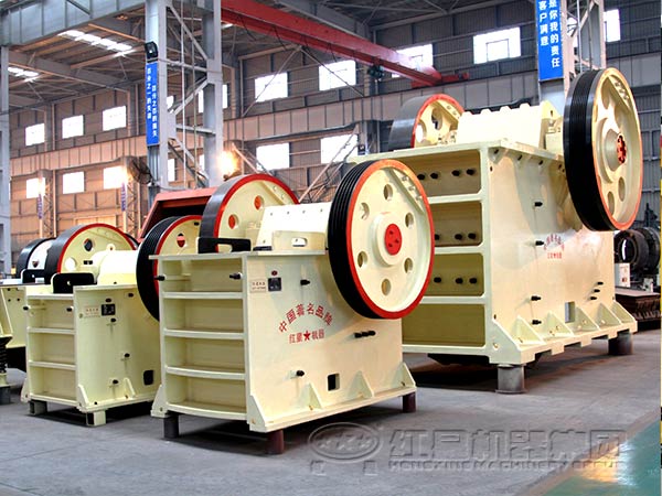 鄂式破碎機廠家車間