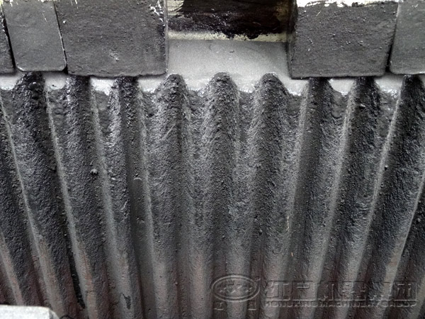 鄂式破碎機(jī)動鄂板