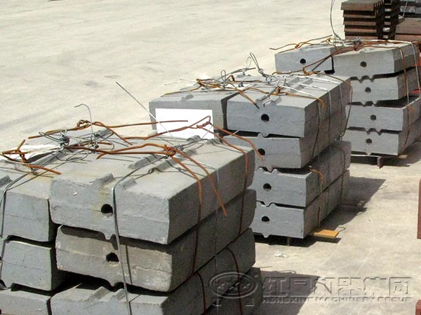 反擊式破碎機(jī)板錘