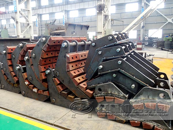 石灰石反擊式破碎機(jī)反擊板