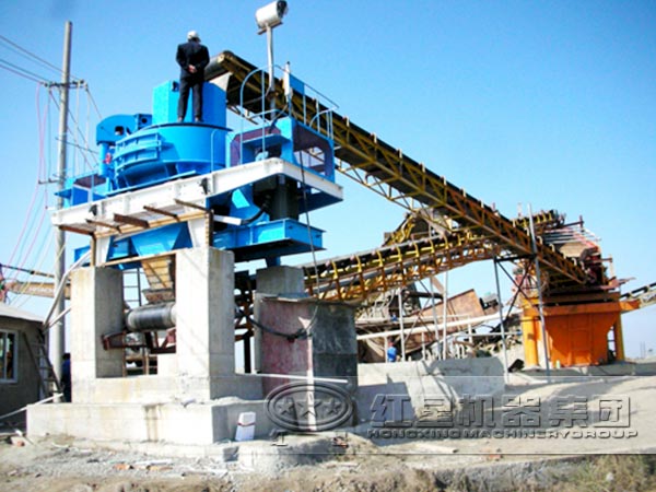 沖擊式破碎機生產(chǎn)現(xiàn)場