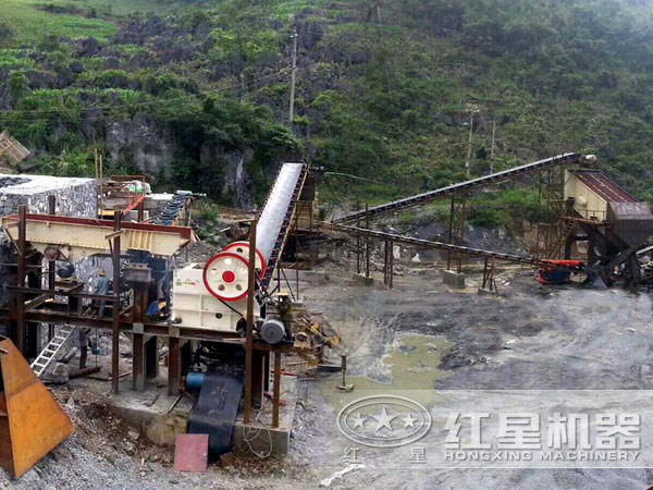 PE-400×600鄂式破碎機(jī)生產(chǎn)線現(xiàn)場