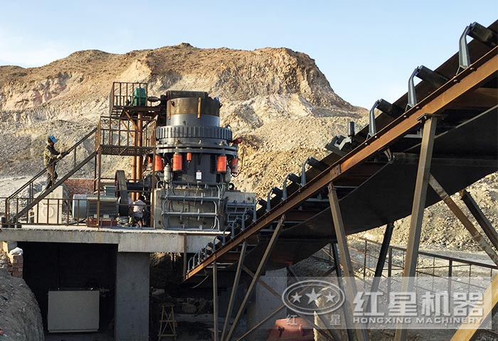 智能的圓錐式破碎機(jī)加工現(xiàn)場(chǎng)