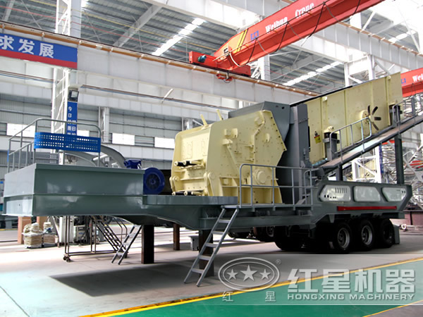 移動(dòng)反擊破碎機(jī)