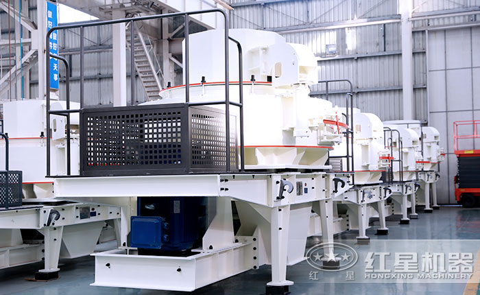 時(shí)產(chǎn)200噸磕石打沙機(jī)生產(chǎn)車間