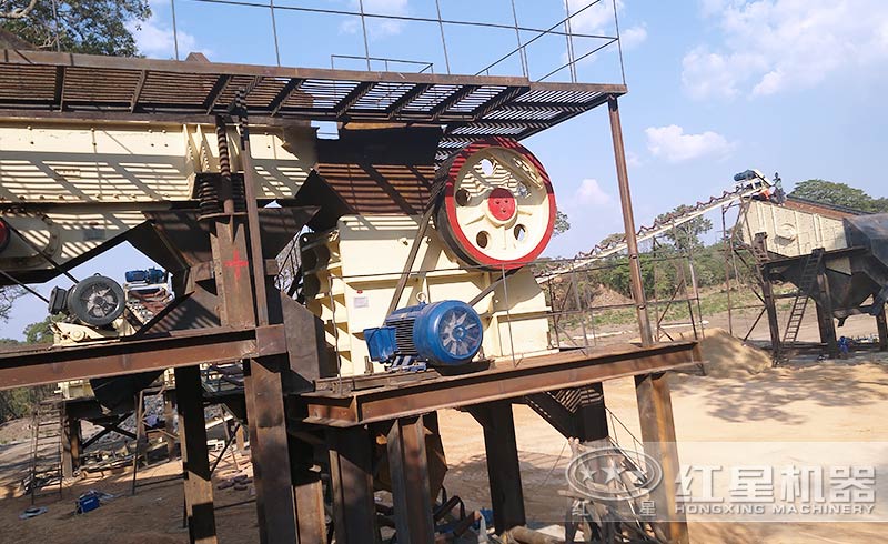 河南紅星顎式石料破加工現(xiàn)場