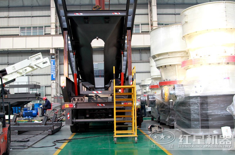 移動(dòng)圓錐破生產(chǎn)車(chē)間