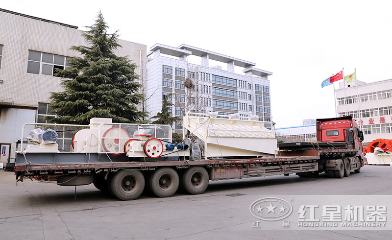 對輥式破碎機發(fā)貨