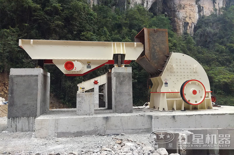 紅星錘式破碎機生產(chǎn)現(xiàn)場