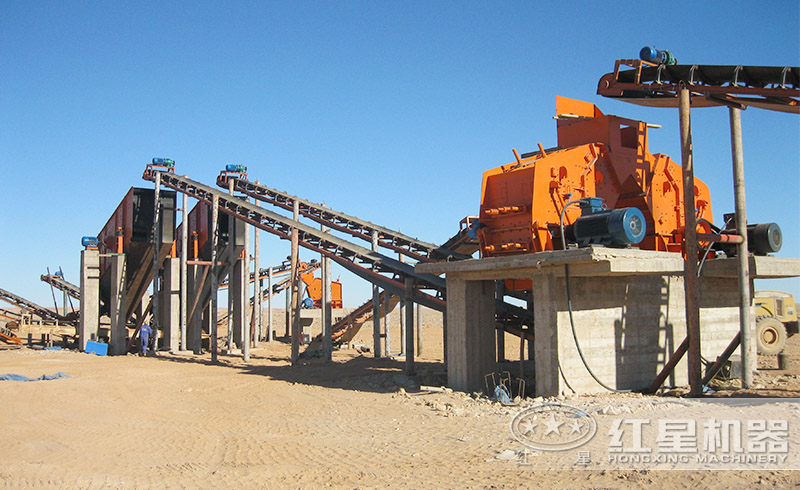 反擊式破碎機(jī)安裝現(xiàn)場