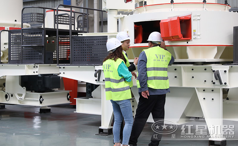 河南紅星環(huán)保型制砂機(jī)車間——用戶來廠實(shí)地參觀