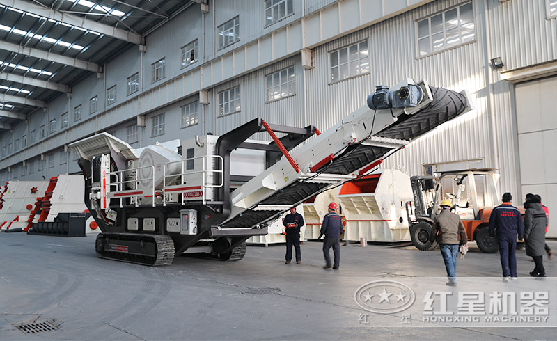 用戶來紅星廠區(qū)實地參觀移動式建筑垃圾粉碎機