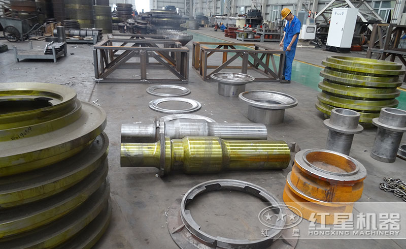 河南紅星圓錐式破碎機(jī)生產(chǎn)車間——圓錐式破碎機(jī)主要零部件