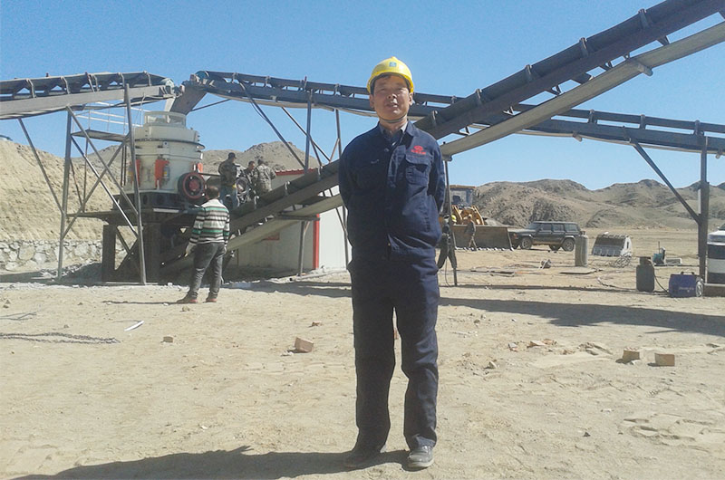 紅星圓錐式破碎機(jī)生產(chǎn)車間