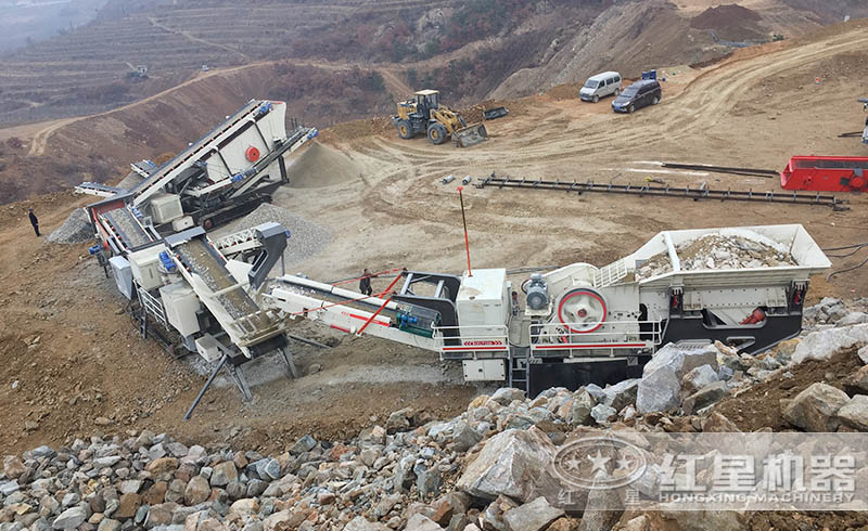 河南紅星履帶式移動69顎式破碎機生產(chǎn)線現(xiàn)場