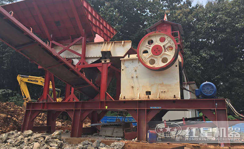 鋁礦石破碎生產線現(xiàn)場