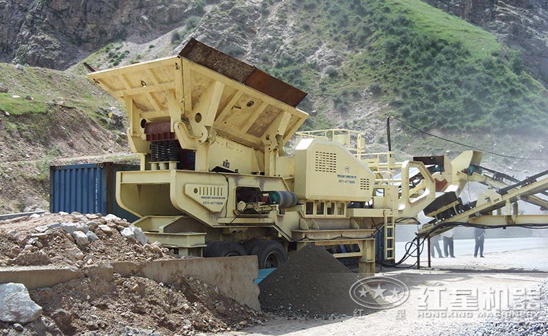 紅星全自動打石頭機器生產(chǎn)現(xiàn)場