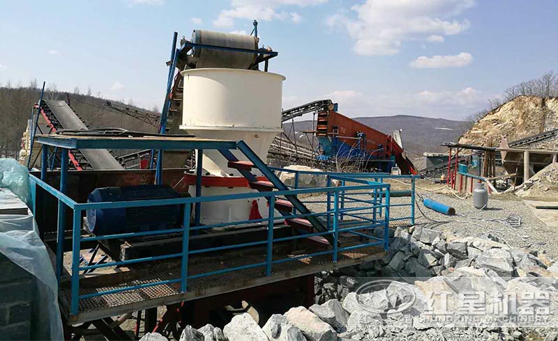 河南紅星黃鐵礦圓錐式破碎機破碎現(xiàn)場 河南紅星黃鐵礦圓錐式破碎機破碎現(xiàn)場