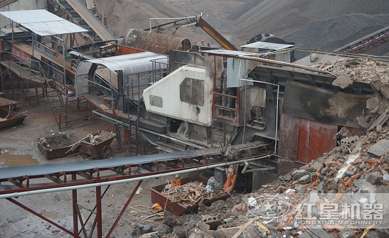 河南鄭州用戶時產(chǎn)280噸建筑垃圾破碎生產(chǎn)線現(xiàn)場