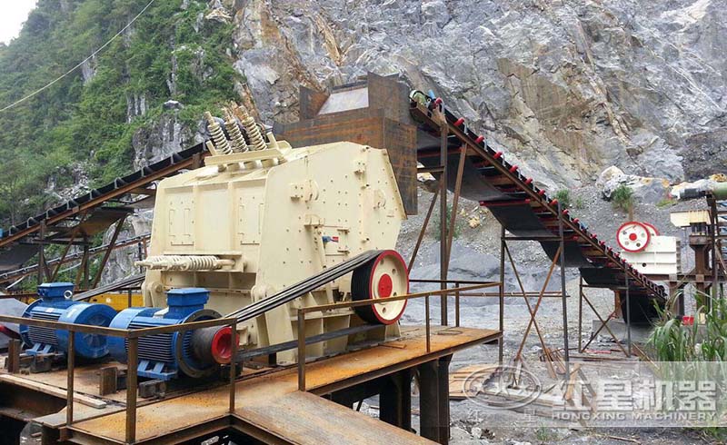 反擊式打石機(jī)生產(chǎn)線現(xiàn)場(chǎng)