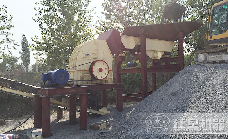 紅星錘式破碎機生產(chǎn)線現(xiàn)場