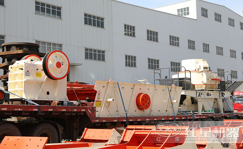 紅星硬石粉碎機(jī)質(zhì)高價(jià)廉，遠(yuǎn)銷各地