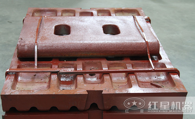 顎式破碎機(jī)的關(guān)鍵零部件——鄂板