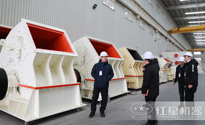 紅星錘式破碎機車間圖，用戶不遠千里前來參觀了解