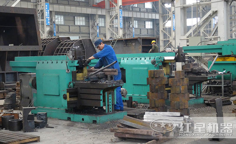 紅星大型現(xiàn)代化生產(chǎn)車間，資深技術(shù)人員，匠心打造高品質(zhì)設(shè)備