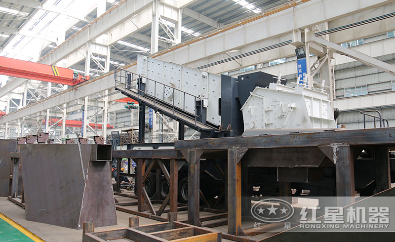 紅星反擊破移動(dòng)破碎站鑄造車(chē)間