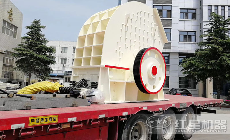 紅星錘式破碎機質(zhì)高價廉，遠銷各地