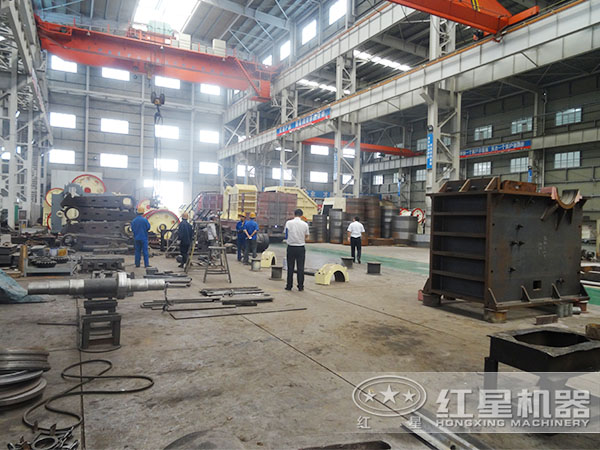 顎式破碎機鑄造車間