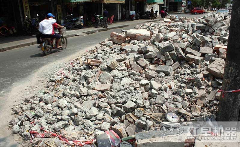 我國每年建筑垃圾產(chǎn)量巨大，大有圍城之勢