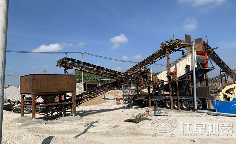 場地需要時常轉(zhuǎn)換，頻繁基建過于麻煩，移動式打砂機為您開創(chuàng)流動打沙新時代