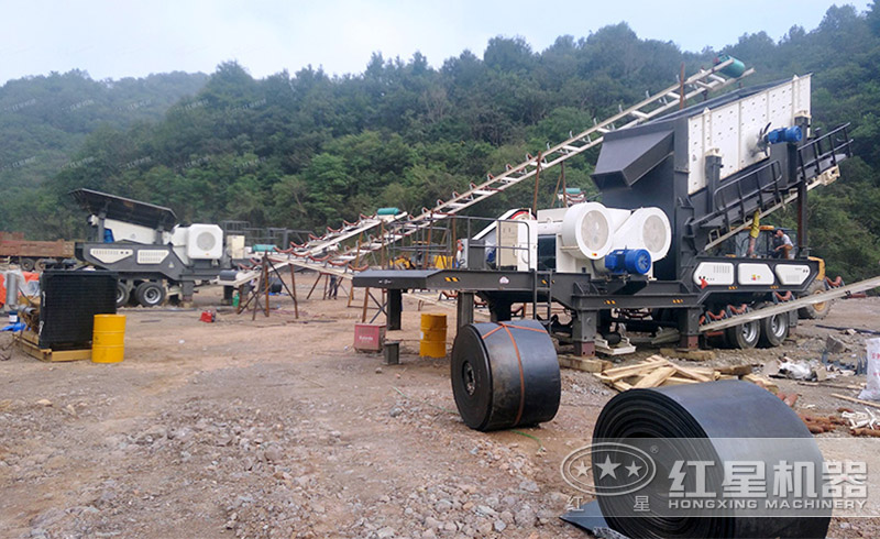 移動(dòng)式碎石現(xiàn)場(chǎng)