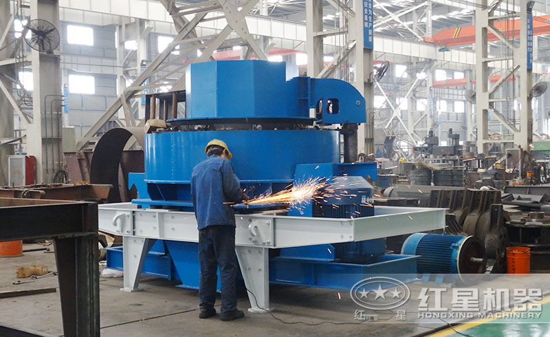 紅星沙子細(xì)碎整形機鑄造車間，資深技術(shù)人員匠心打造高品質(zhì)沙子細(xì)碎整形機