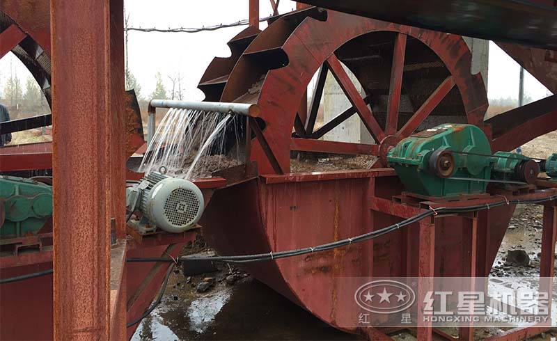 河里撈沙子機器洗沙現(xiàn)場