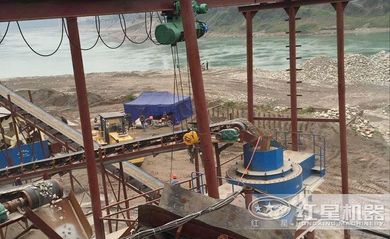 河沙開(kāi)采加工現(xiàn)場(chǎng)