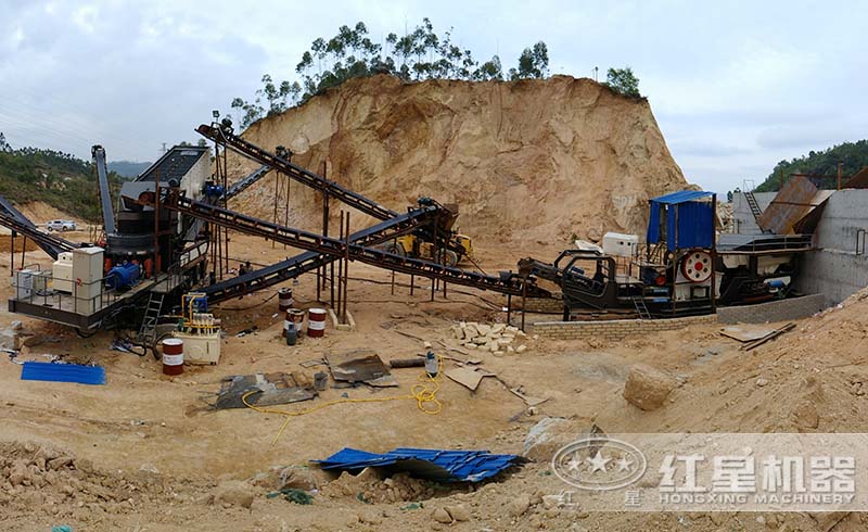 紅星廣東用戶的移動(dòng)式碎石現(xiàn)場(chǎng)