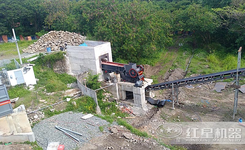 紅星用戶顎破碎石現(xiàn)場