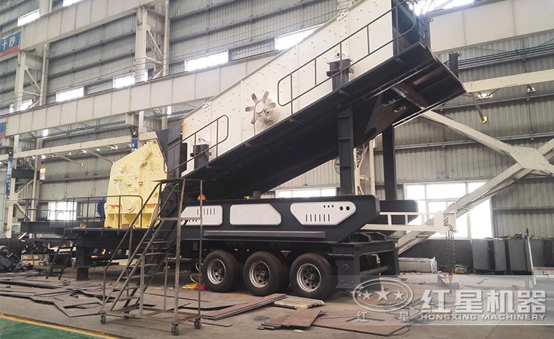 紅星移動(dòng)式破碎機(jī)鑄造車間，多款移動(dòng)破現(xiàn)貨供應(yīng)