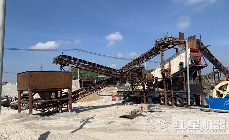 河北用戶移動(dòng)式砂石破碎現(xiàn)場(chǎng)