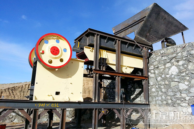 破碎生產(chǎn)線粗破設備-顎式破碎機