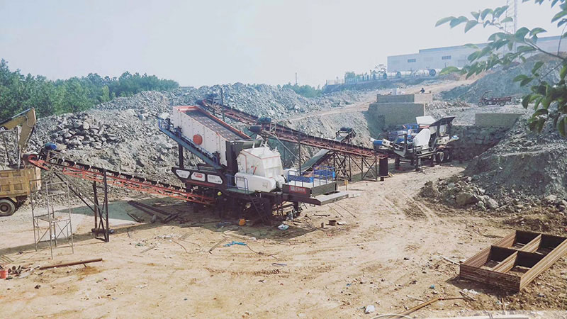 移動(dòng)破碎生產(chǎn)現(xiàn)場